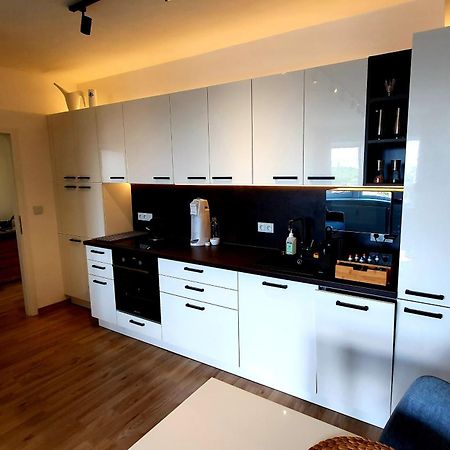 Luxury Apartment Vbloku Прага Екстериор снимка