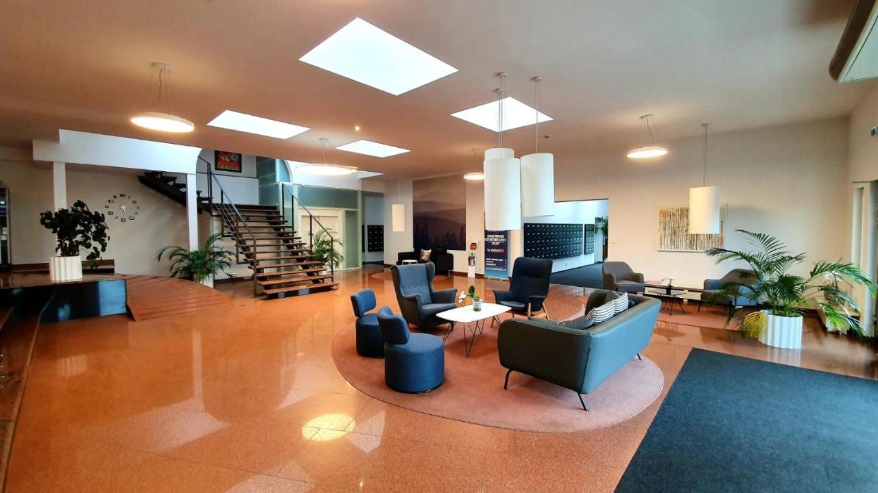 Luxury Apartment Vbloku Прага Екстериор снимка