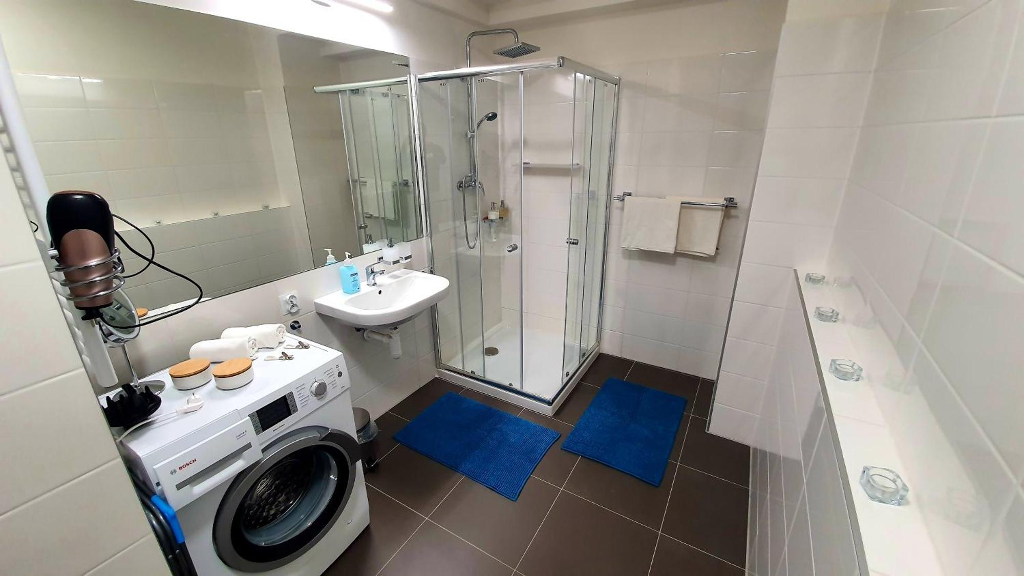 Luxury Apartment Vbloku Прага Екстериор снимка